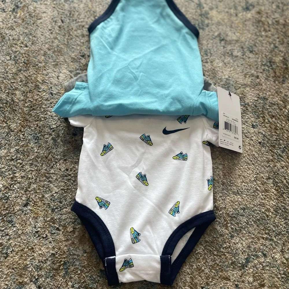 Nike Baby Short Sleeve Bodysuit in Aqua with Navy Trim